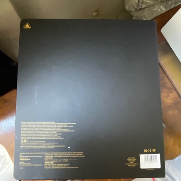 Disney 50th gold luxe plush - Picture 4 of 4